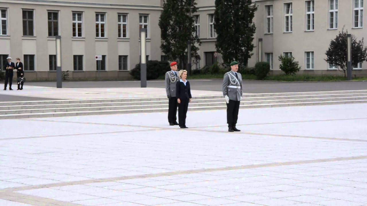 Morgen Frau Ministerin (1)