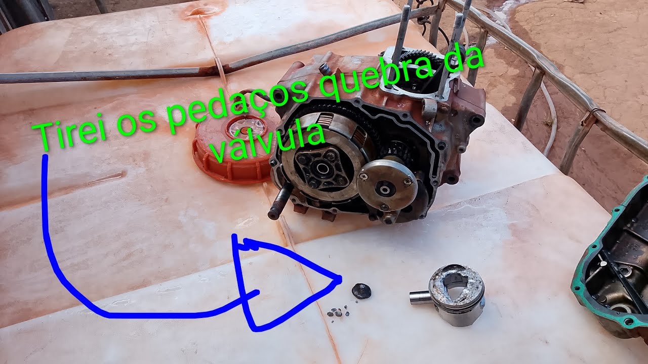 Cg Honda 99 tirei os pedaços por que furou pistão 