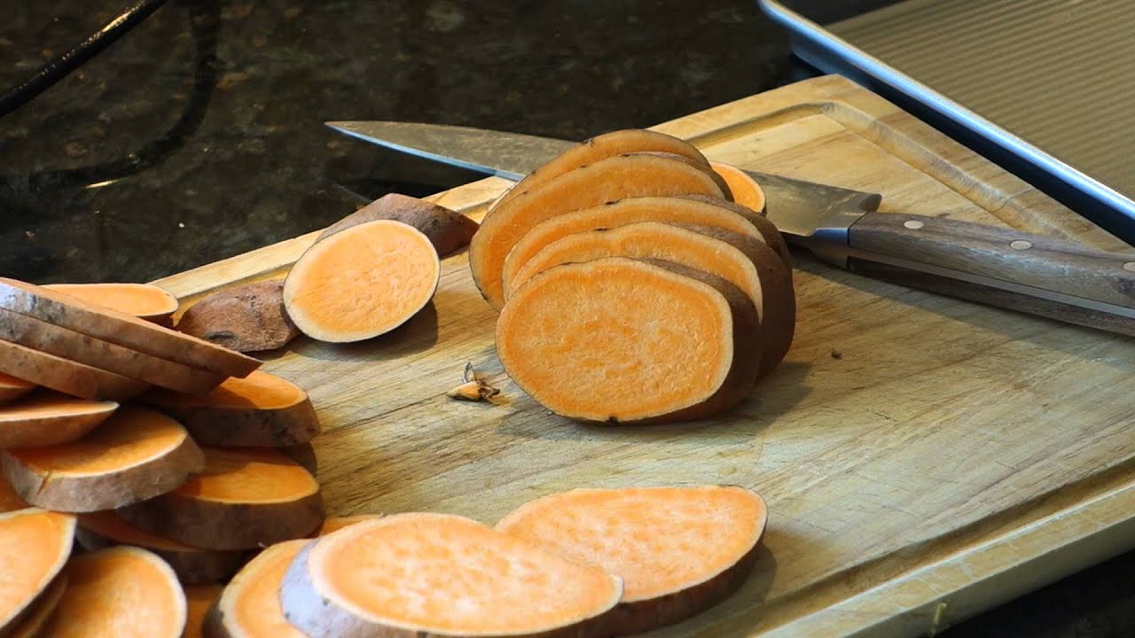 Dog treats - Homemade sweet potato jerky
