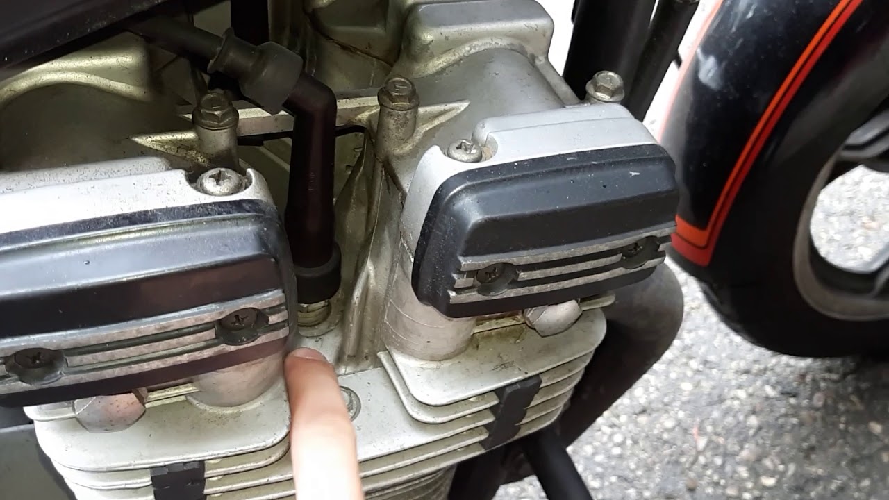 1982 Suzuki GS750E - Start.
