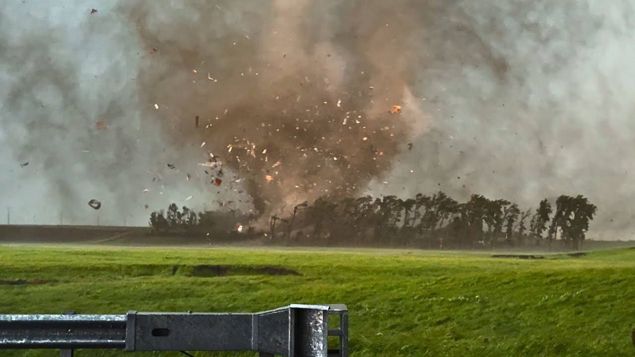 Violent Tornadoes Destroy Homes in South Dakota - Close Range Footage (Gary, SD)