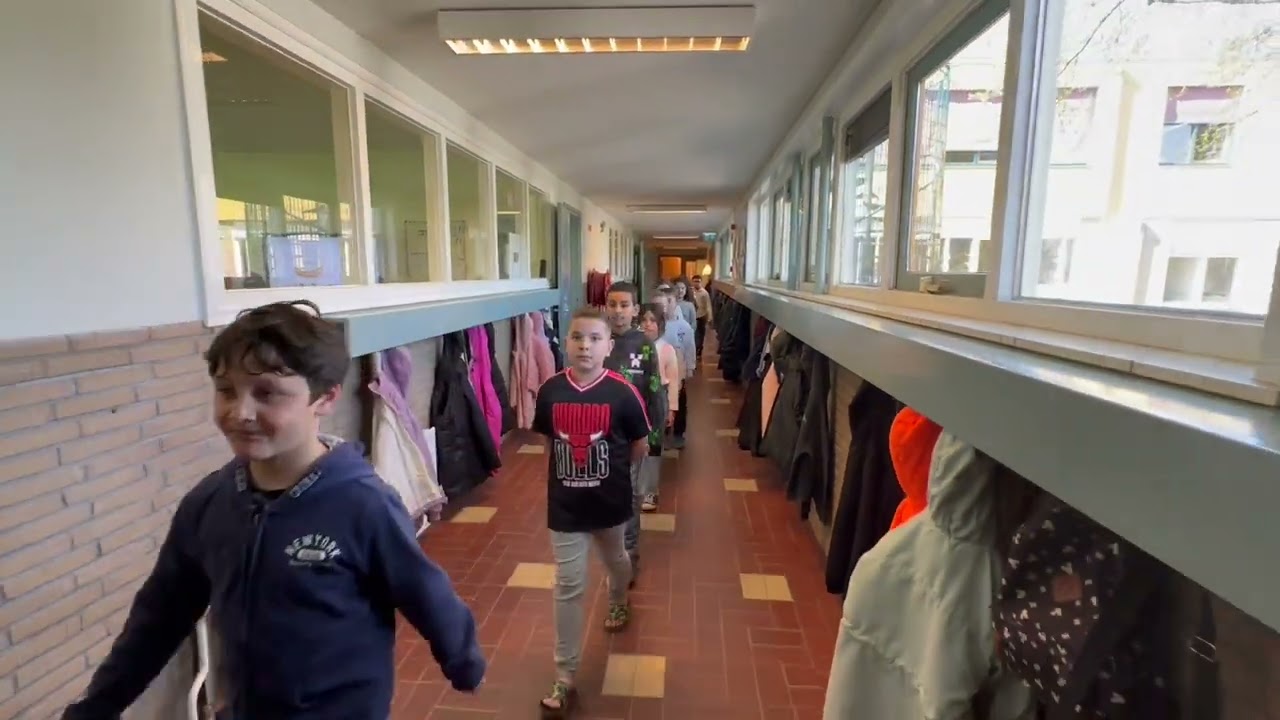 Routine #4 Stil in de gang (Groep 3 & 5)