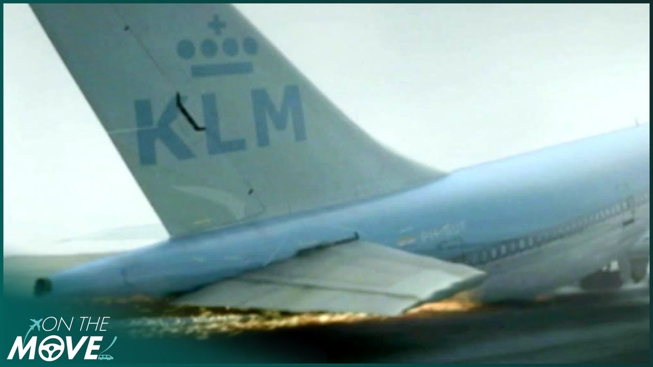 The Tenerife Airport Disaster - How 583 Lives Were Lost in Seconds
