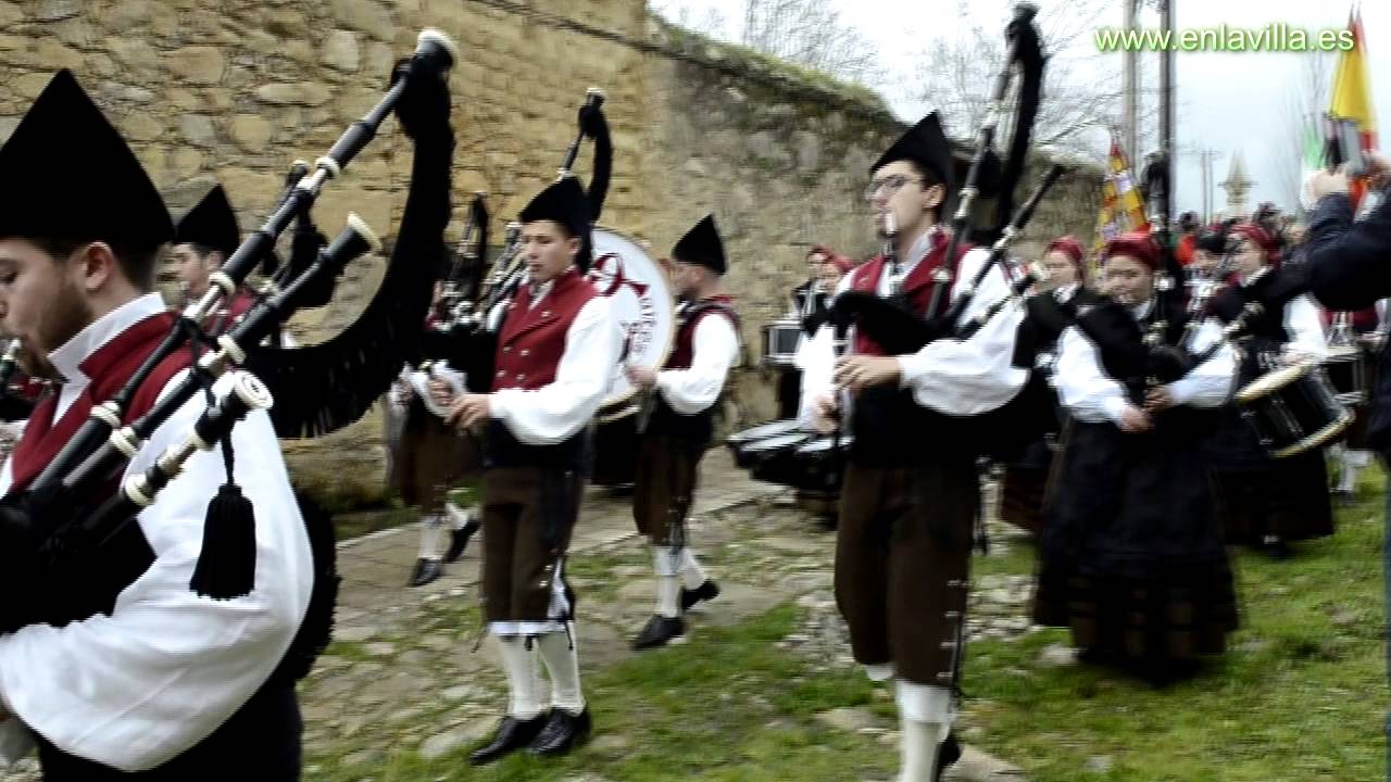 Banda Gaites de Villaviciosa desfile en Cuacos de Yuste 2015