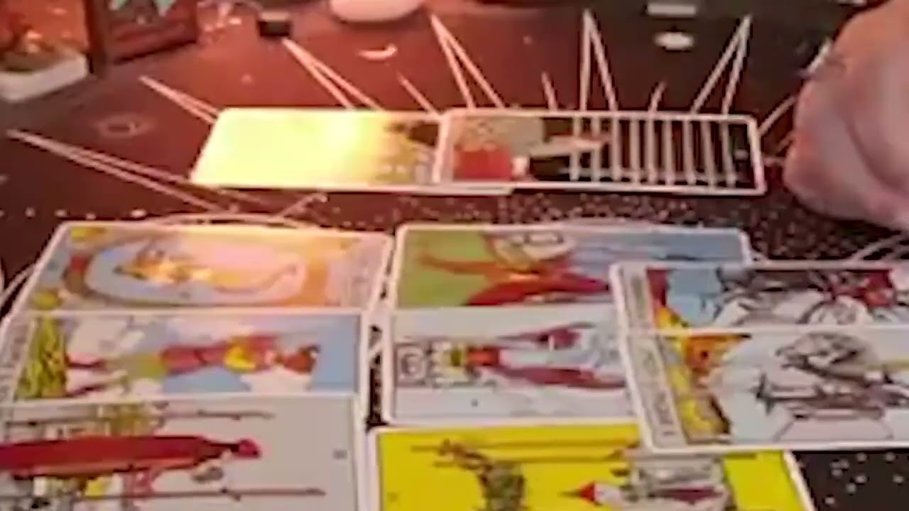 SCORPIO ❤️THIS PERSON IS STAYING AWAY FROM U😮BECAUSE THEY'RE REALISING THEY'RE IN LOVE WITH U😍BUT..