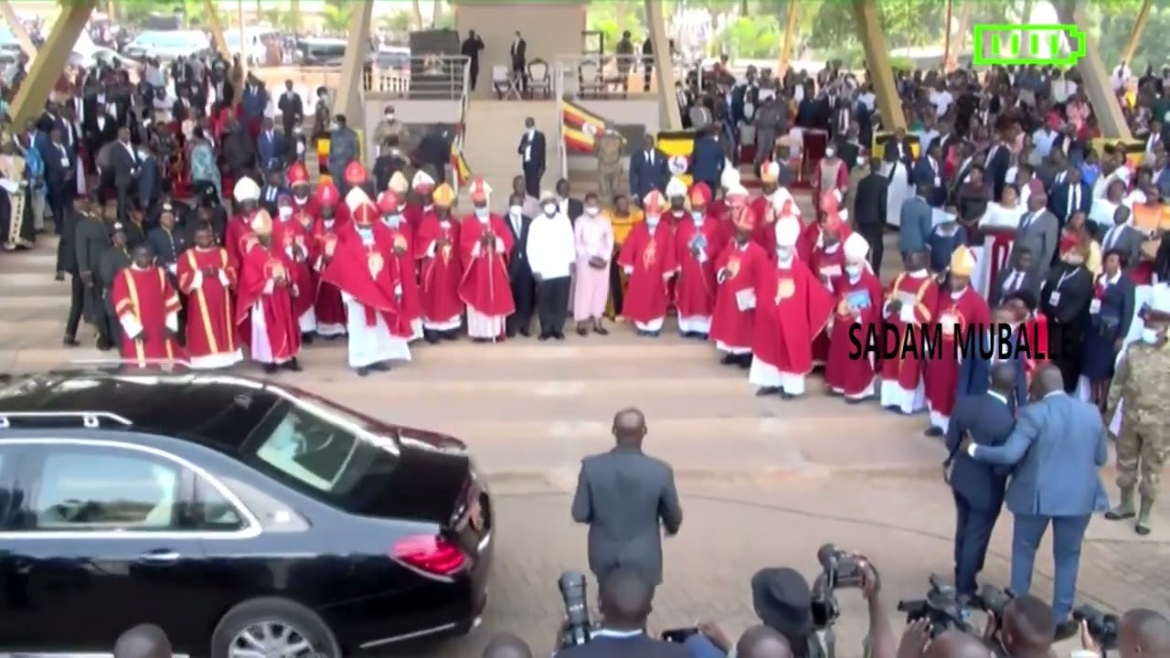 MUSEVENI DEPERTS NAMUGONGO