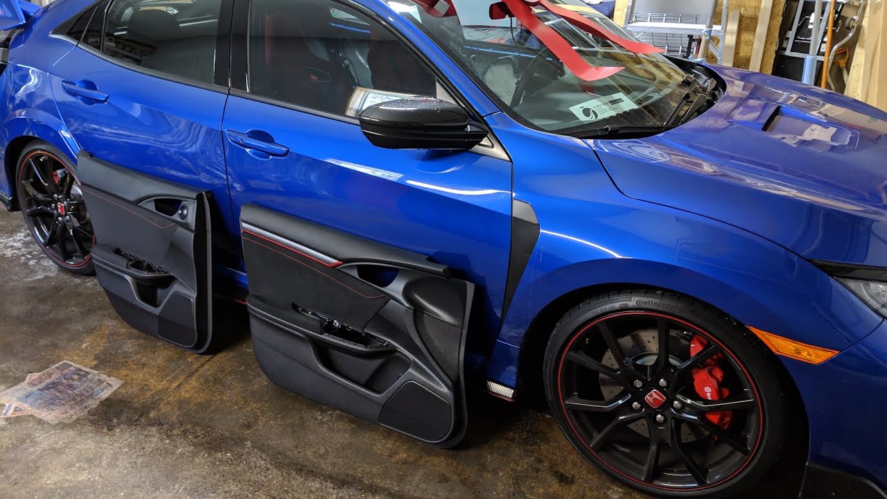 2018 Honda Civic Type R doors panels removal