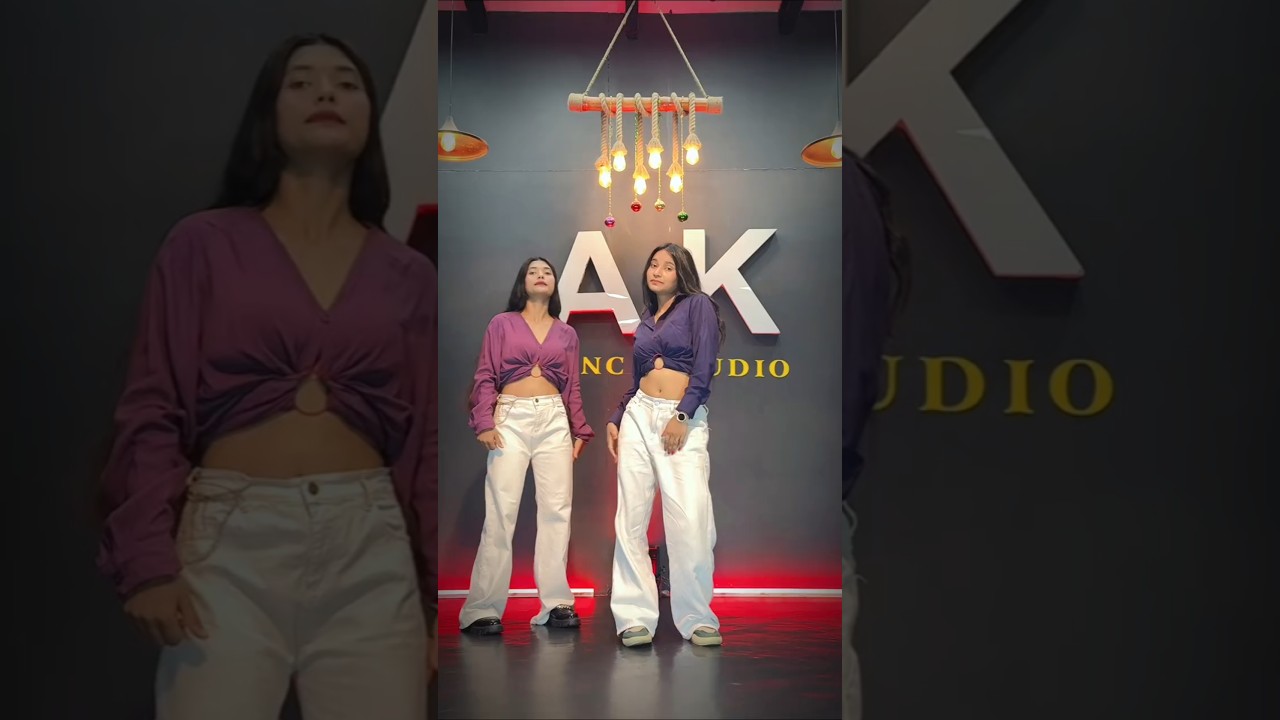 Kashmir main tu kanyakumari&hearts;️  #dance #dancevideo #dancer #dancecover #explore #newtrend #bollywood