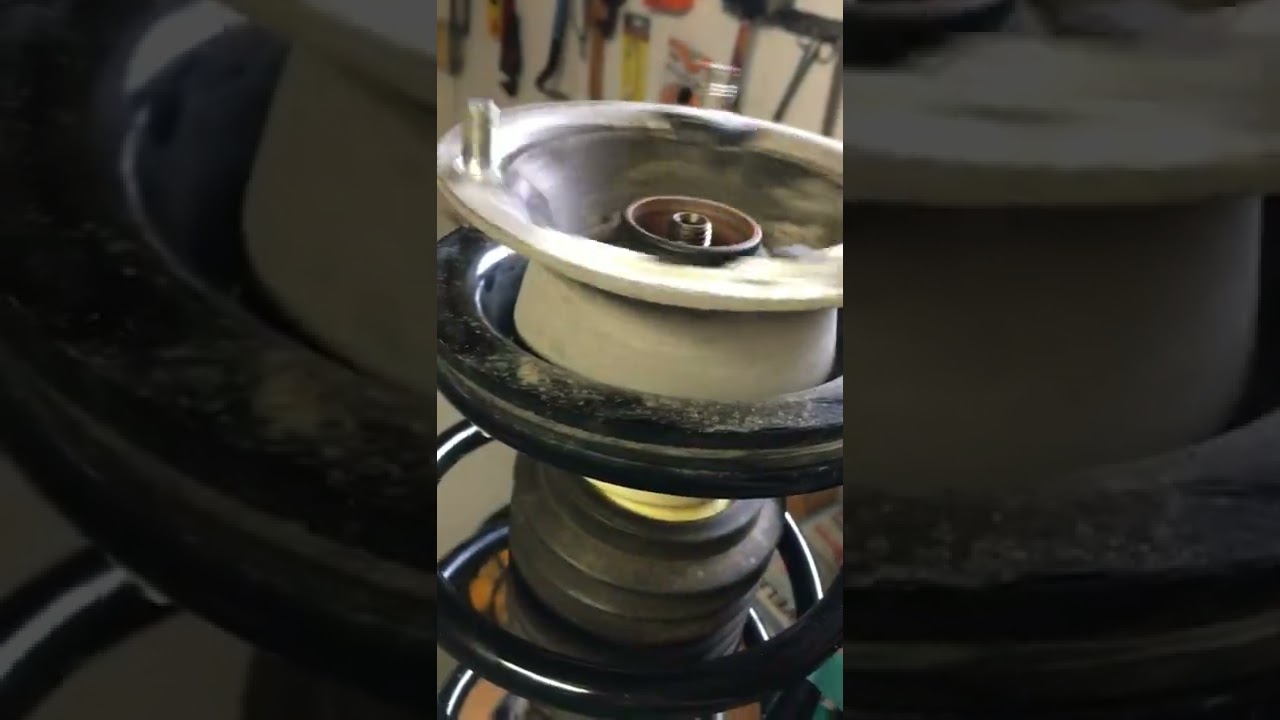 Front End CLUNK/KNOCK? BAD Strut Mount NOISE! Grinding while turning? EASY Strut Diagnosis...🔧