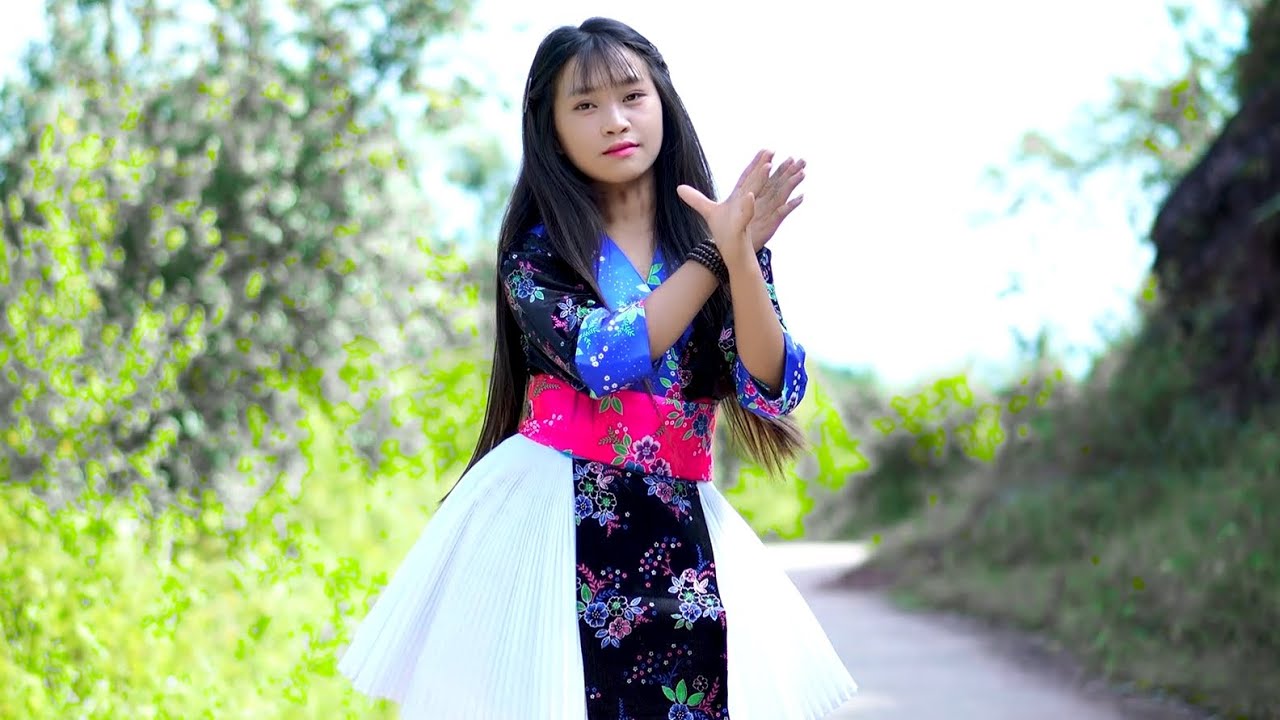 (Nkauj Su)Khuv Xim Remix -Nkauj Hmoob Nam So Nhậy Dance Seev Cev Saum Roob 2025