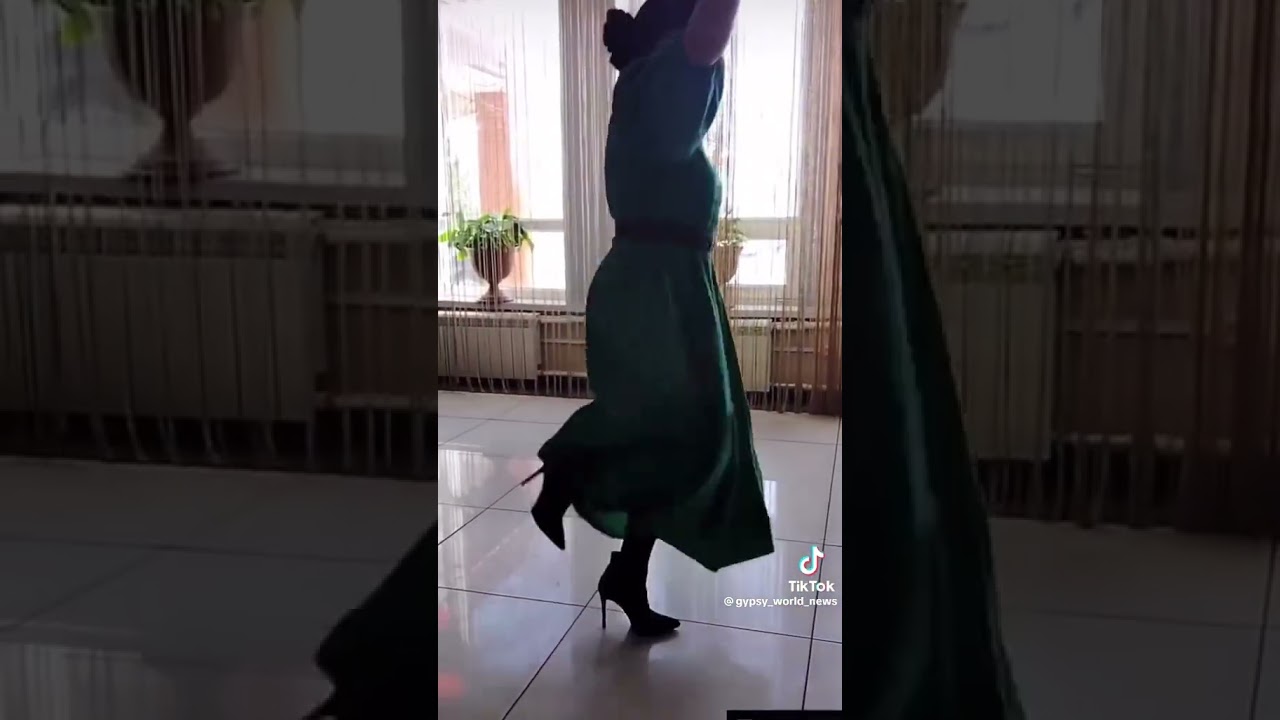 Gypsy gril dance romane gila 2023