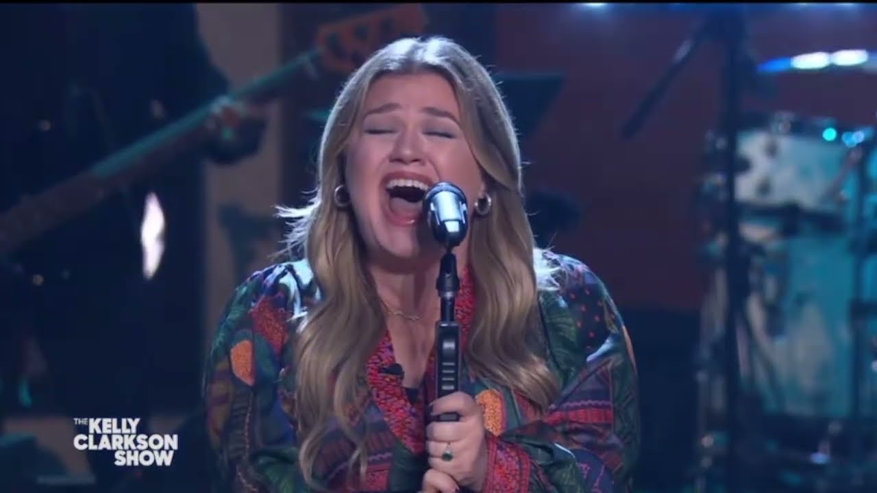 20 Times Kelly Clarkson Left the Atmosphere