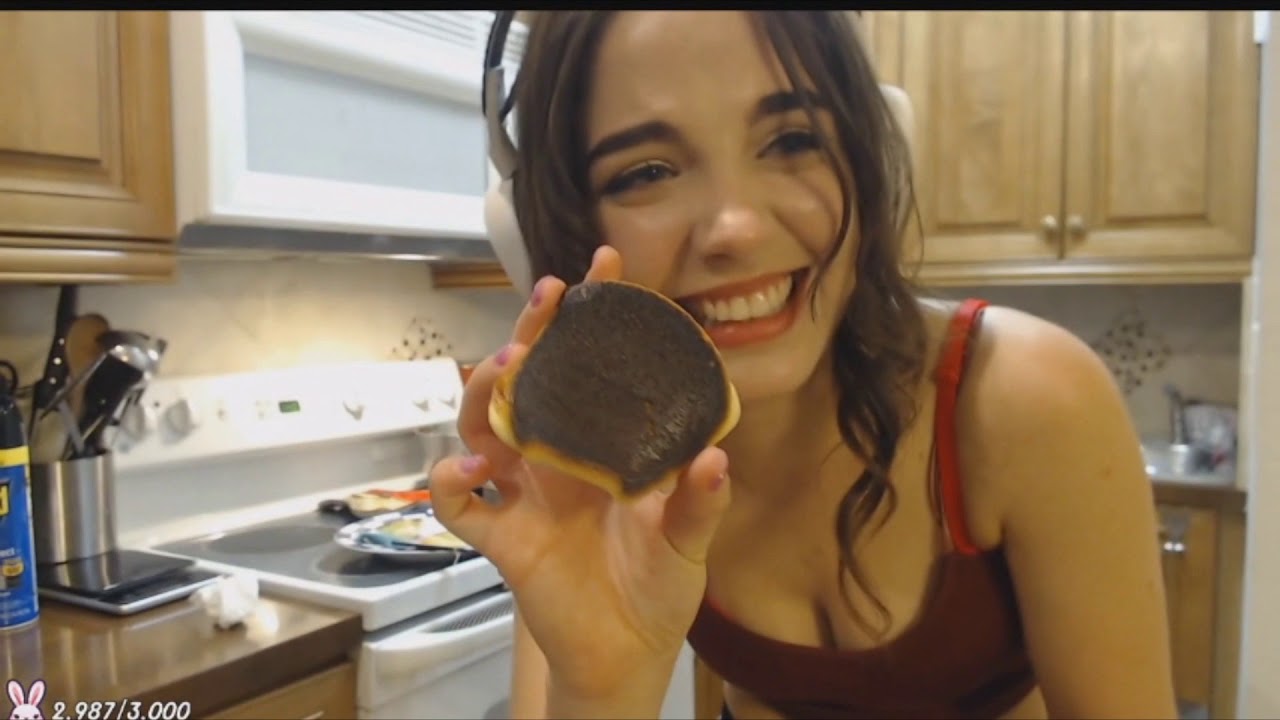 Staryuuki prepara HOT CAKES RELLENOS!!🍰😈 |Clips de staryuuki|
