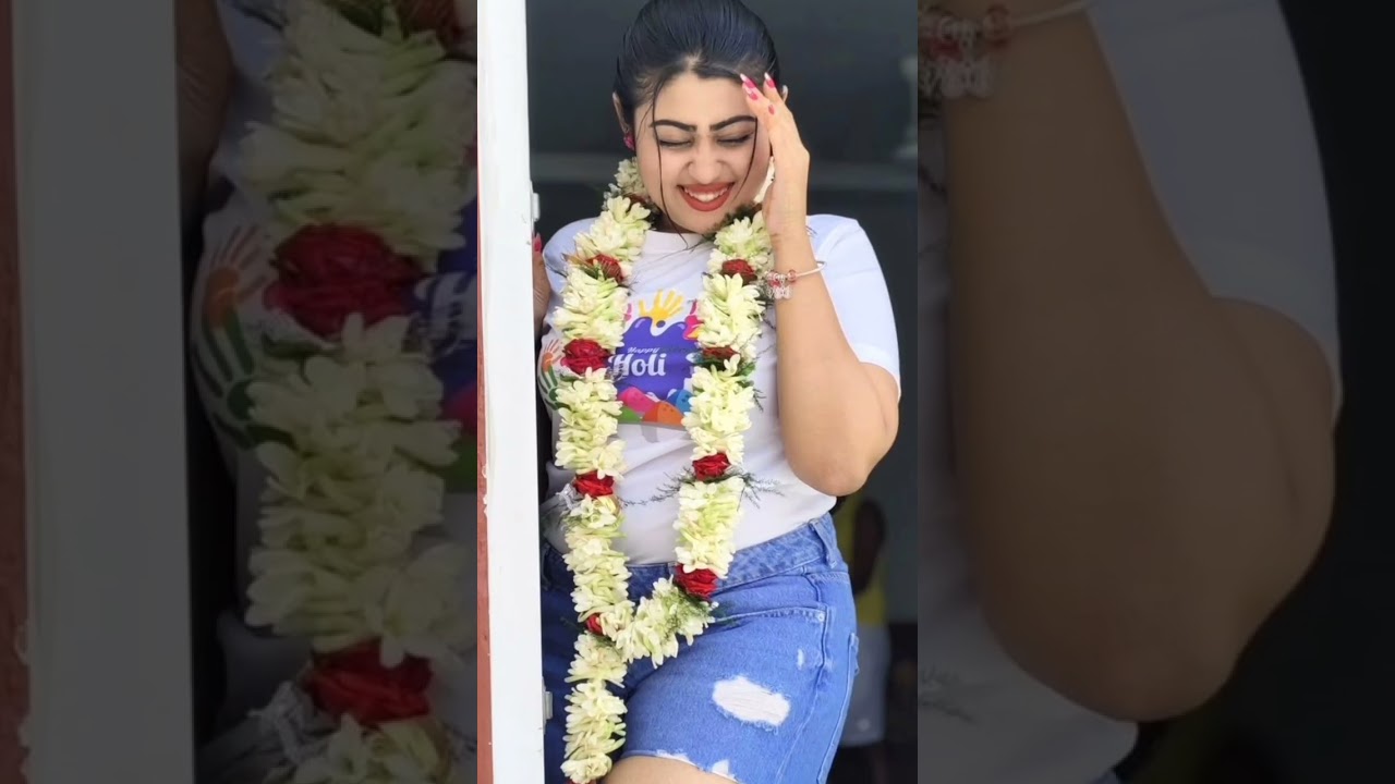 Model Soumi Saha thighs compilation
