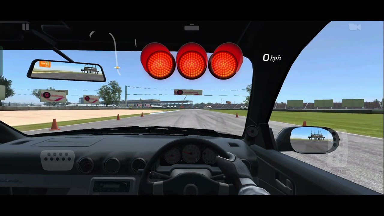 4|Real Racing Showdown: The Ultimate Multiplayer Challenge