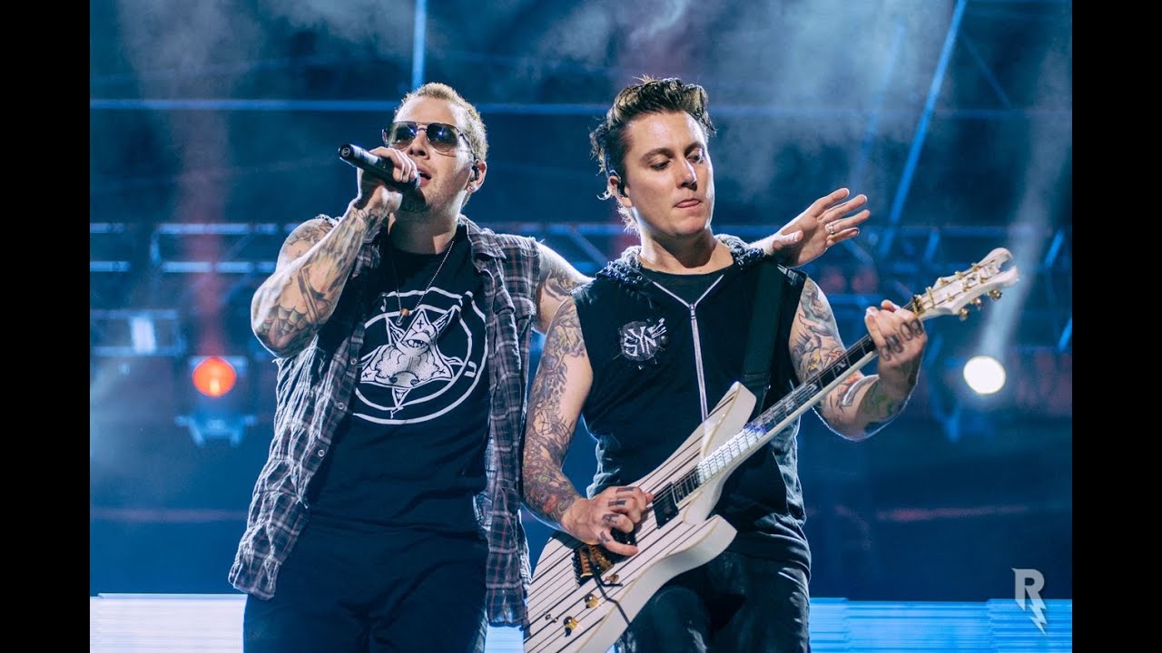 Avenged Sevenfold - Unholy Confession Live in Malaysia 2015