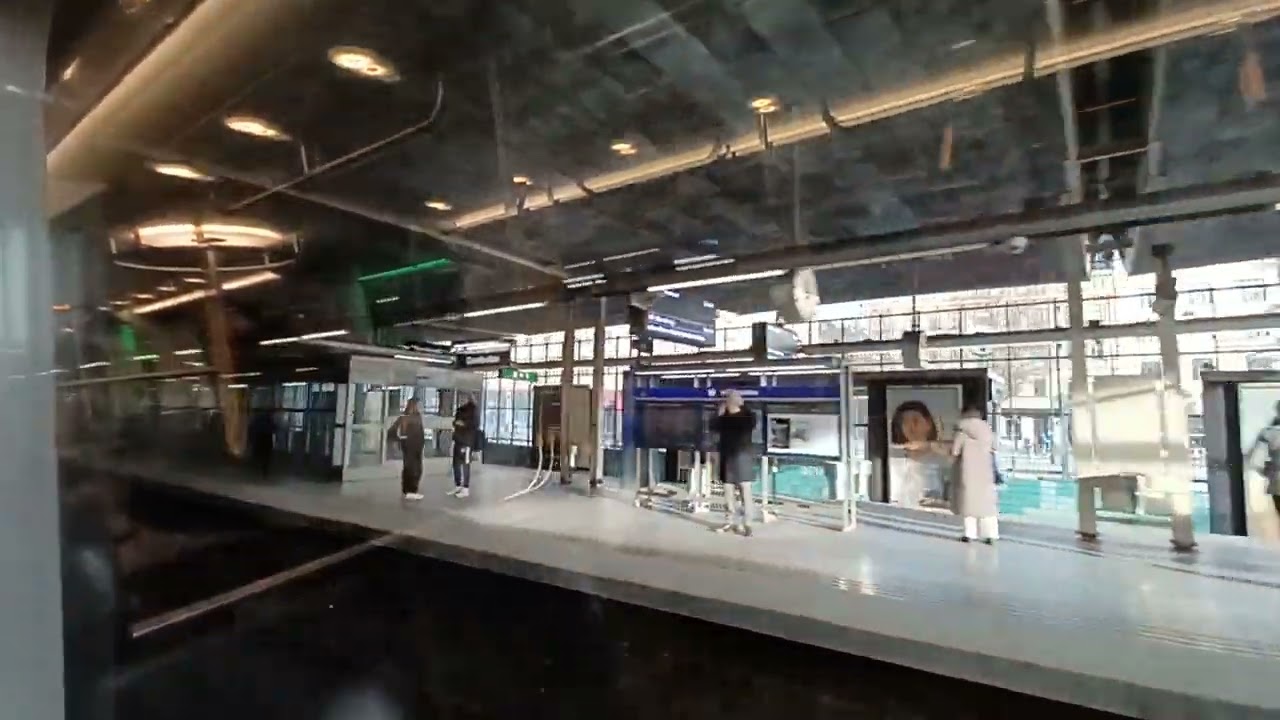 Tunnelbanan Från Slussen Till T-Centralen