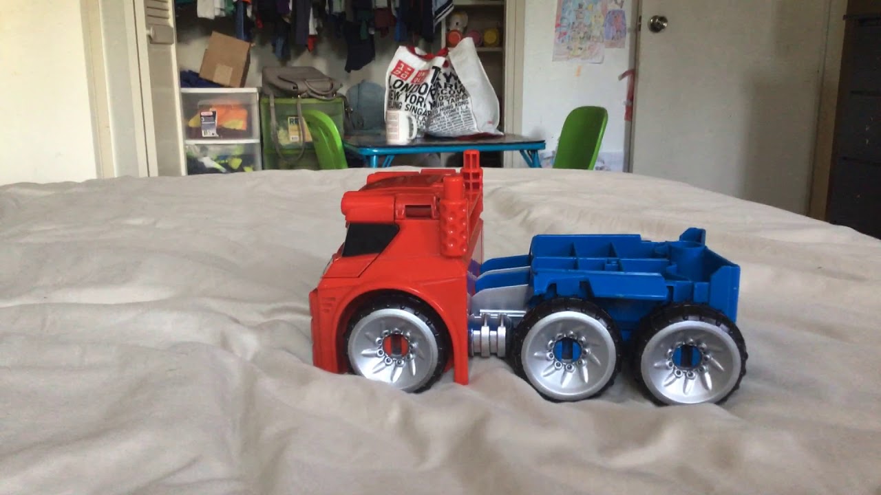 G1 Optimus prime vs movie Optimus prime toy edition