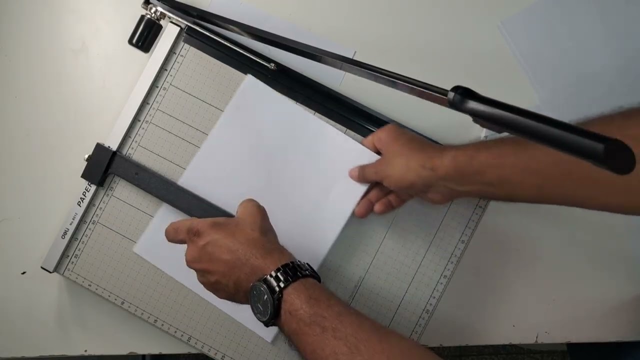 Guillotina Metálica A3 DELI E8012: corta hasta 12 hojas (18” x 15”) | Unboxing RD