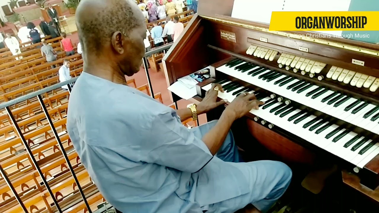 Nigerian Oldest Organist Pa kayode Oni performing G.F Handel - Hallelujah Chorus.