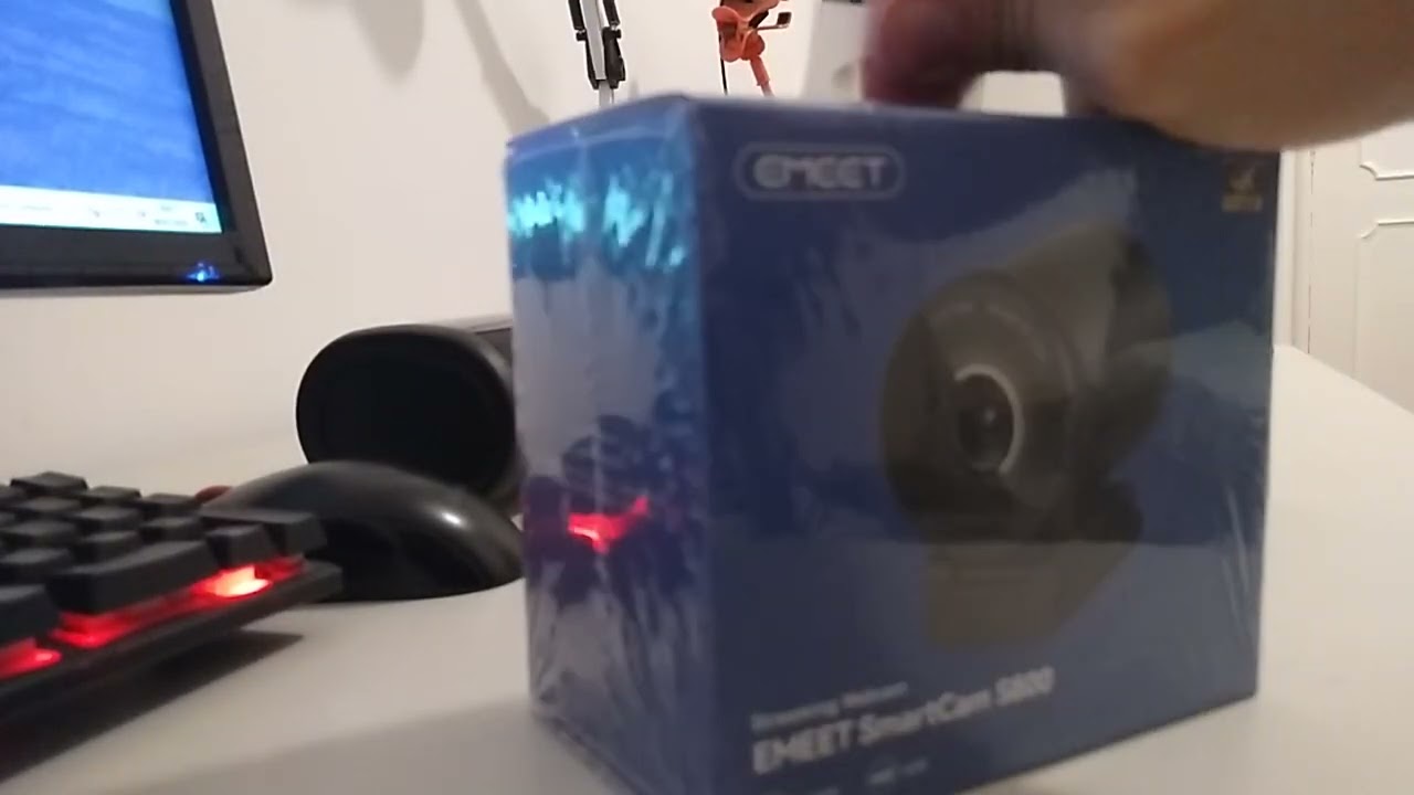 Comprei uma nova webcam, uma smartcan da Emeet S800, e agora neste momento vou fazer um umboxe dela