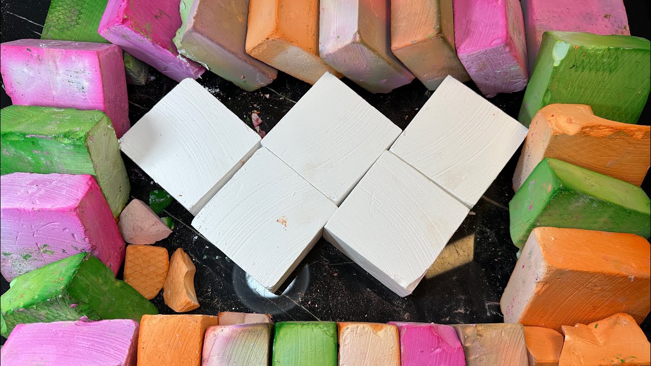 24 F Dyed Chalk Blocks and 5 F Plain chalk | Random cHalks Crush