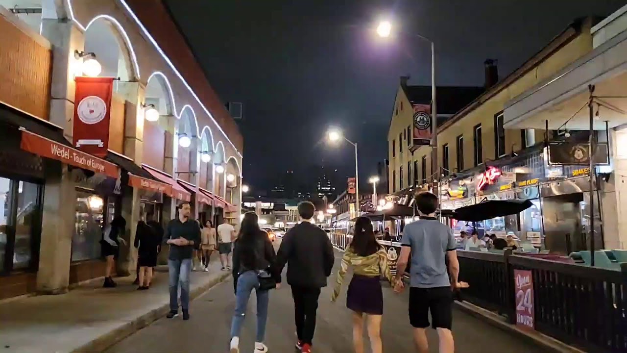 🔴LIVE Ottawa - Friday night walk from Vanier to Downtown - Montreal Rd & Rideau St - May 27, 2022