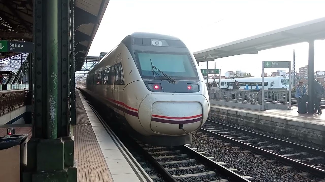 Trenes por la estación de Valladolid-Campo Grande.