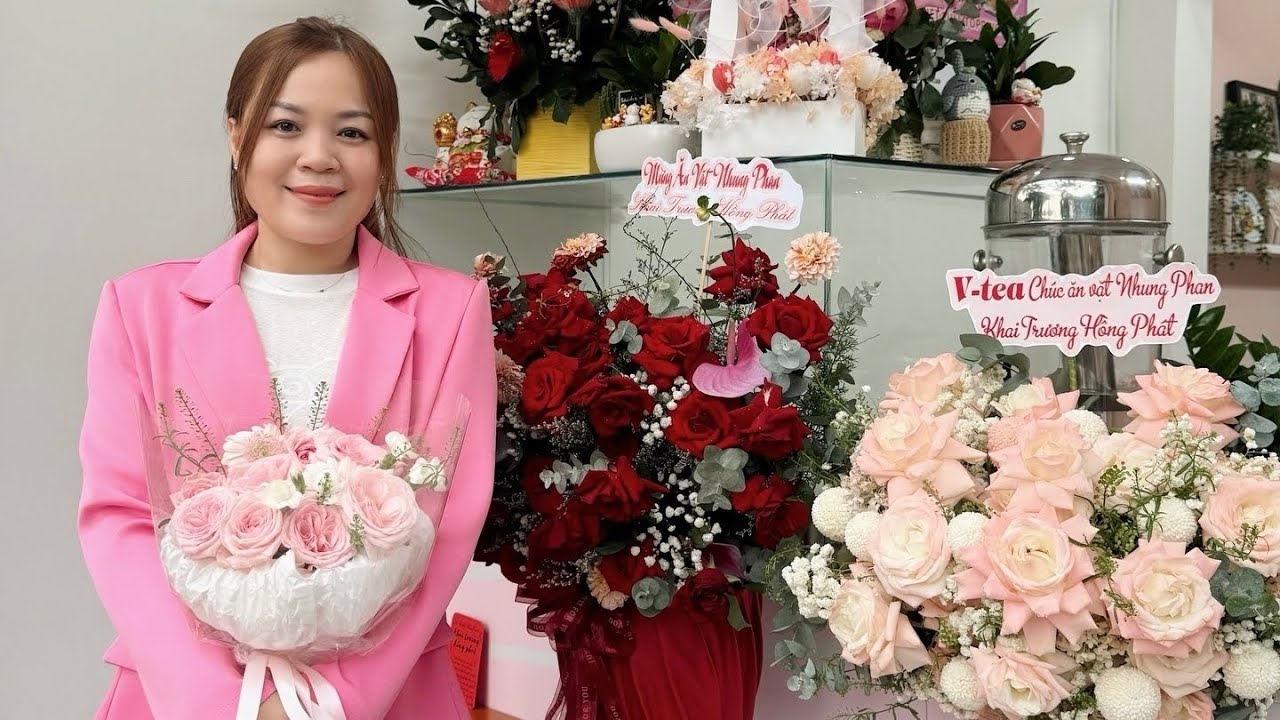 Видеоблог: Полный обзор дня торжественного открытия закусочной NHUNG PHAN — что в этом такого осо...