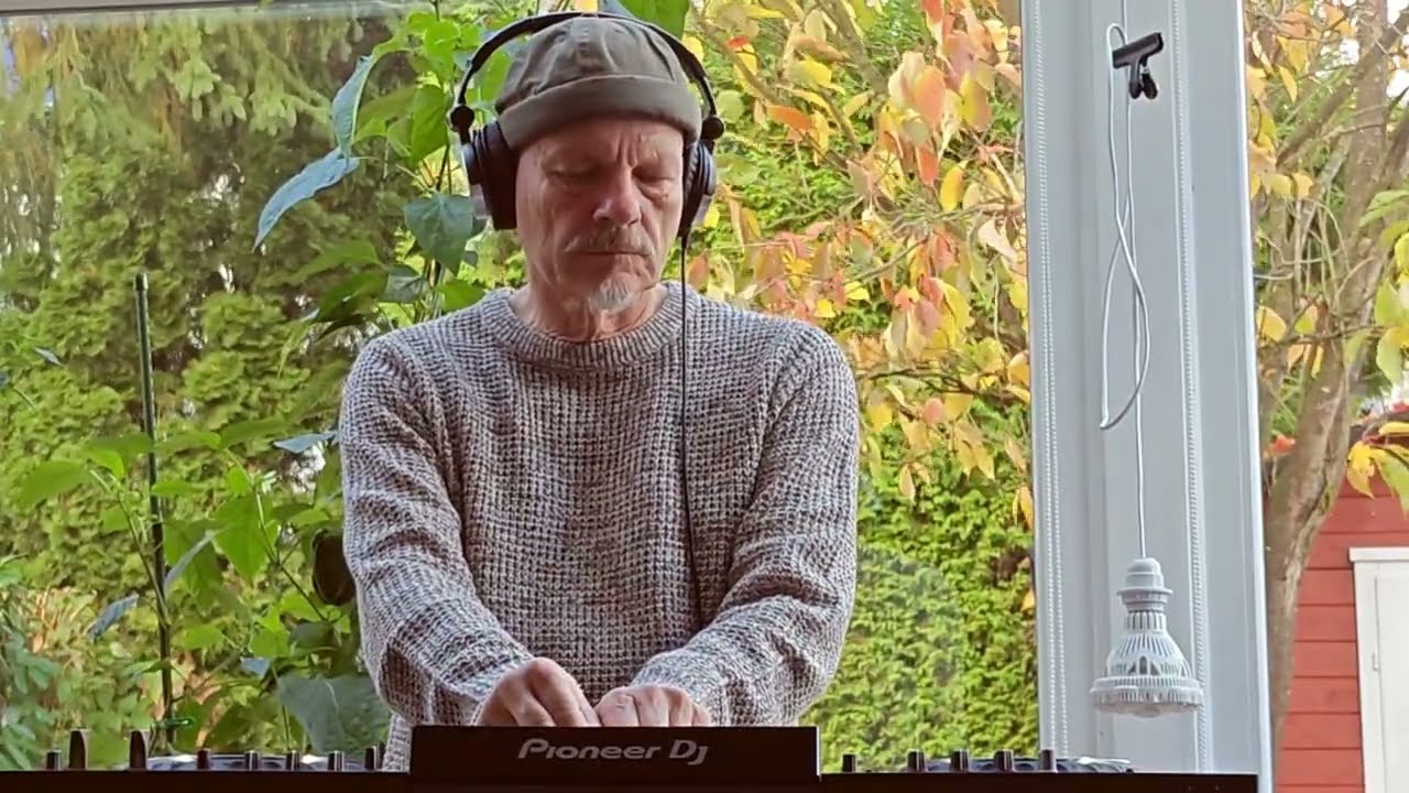 Deep Resonance – Hypnotic Chill-out Techno