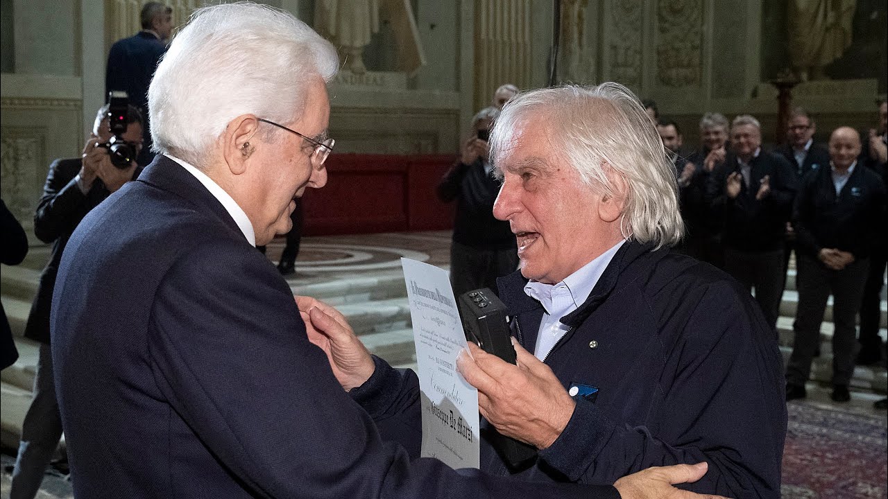 Mattarella incontra il coro dei Crodaioli con il Maestro De Marzi