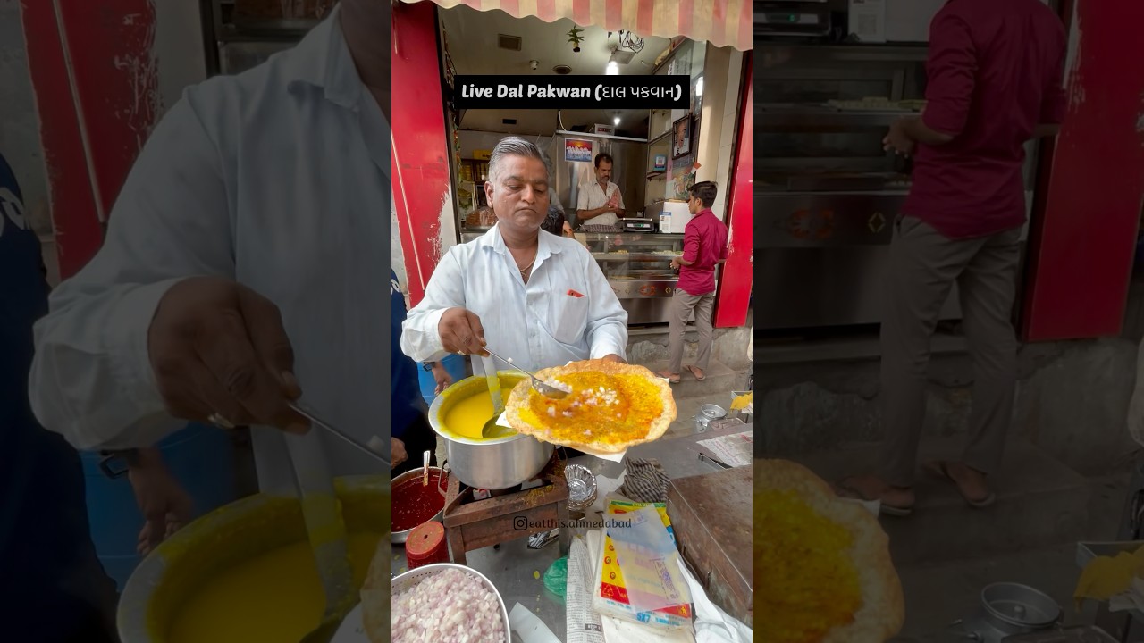 Best Live Dal Pakwan in Ahmedabad. #ahmedabadfood #dalpakwan #streetfood #indianfood