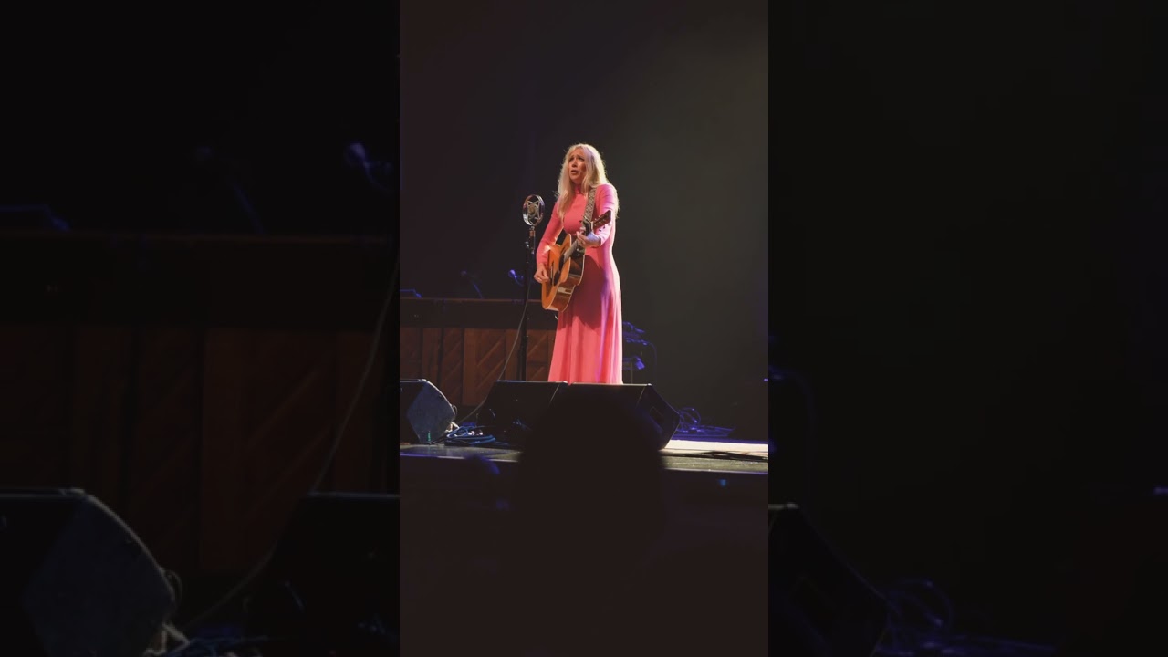 Give Me Your Hand - LIVE from Dallas, Texas