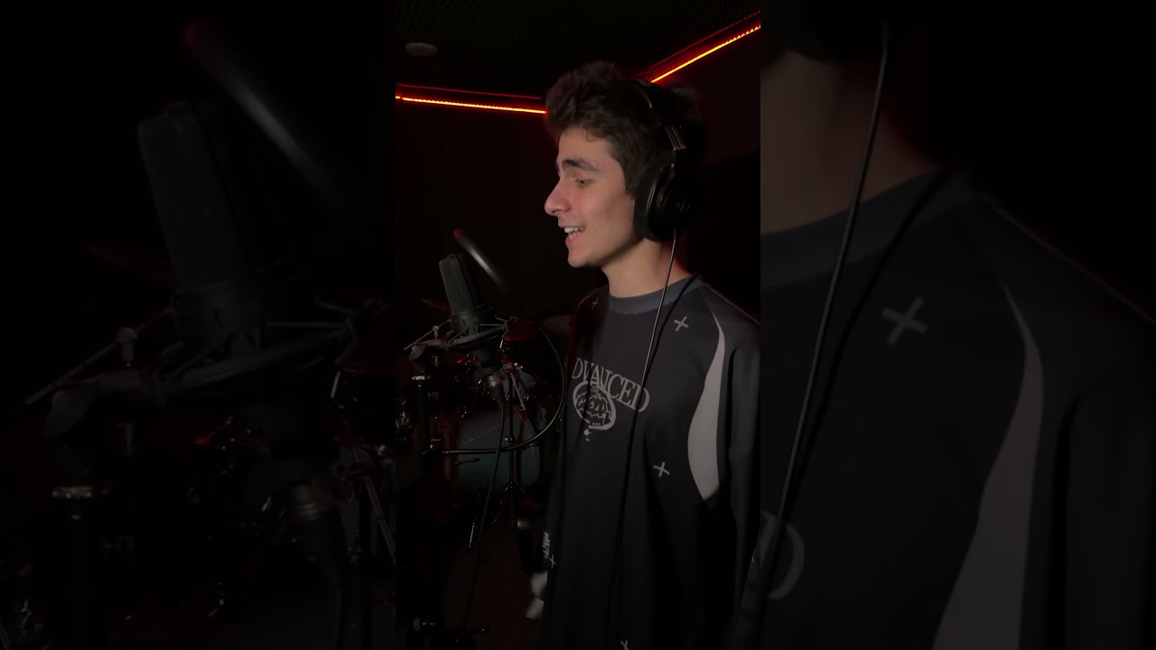 Мы так давно не виделись. 