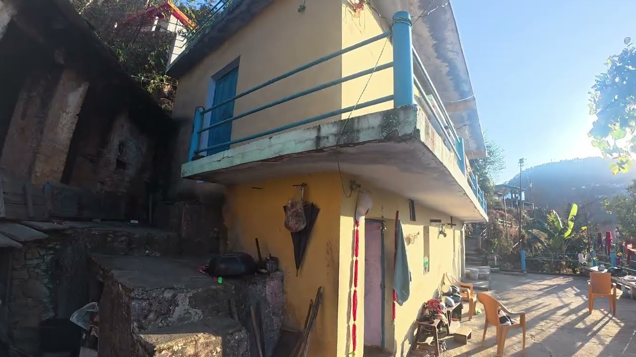 उत्तराखंड हमारे गाँव में भी हो गया पलायन - Pahadi Didda