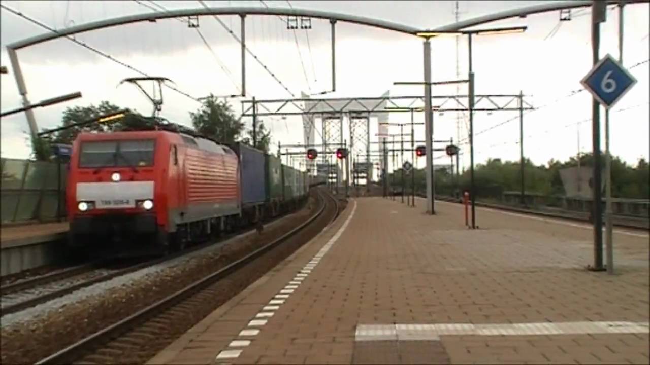 Extra lange treinen door Zwijndrecht (22 augustus 2010)