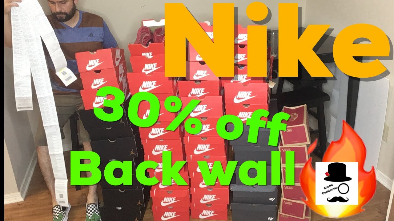 Another 30% off back wall weekend at the Nike Outlet