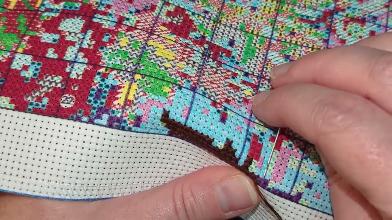 Come stitch with @Inhousecrafter on a new start called the Autumn Leaves by Tapestrymarket. 