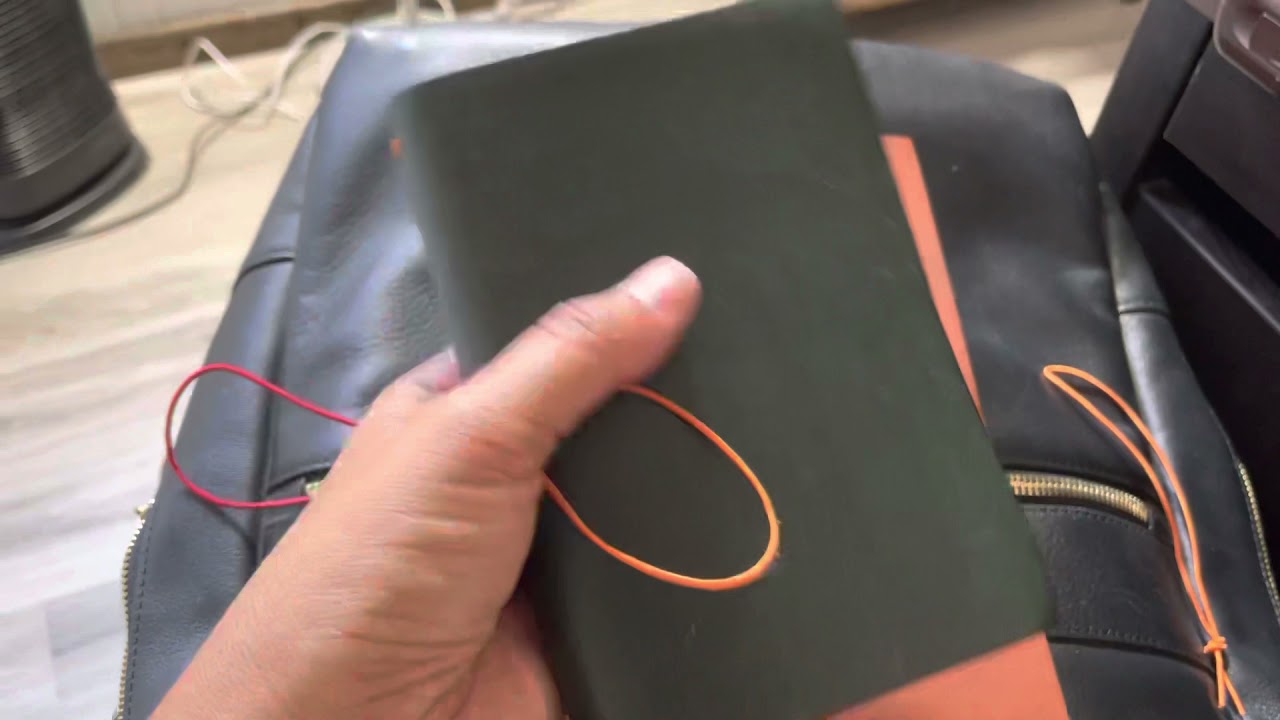 Paper Republic Grand Voyageur XL Writer’s Bundle and Grand Voyageur Pocket 11 Month Update