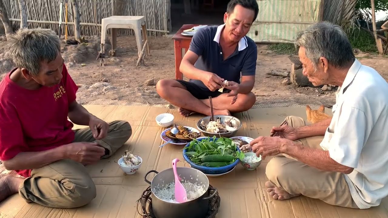Gà Hấp Cơm Sam Nướng Buổi Chiều Cùng Đô Ra Với Ông Ngoại - TVQT.730