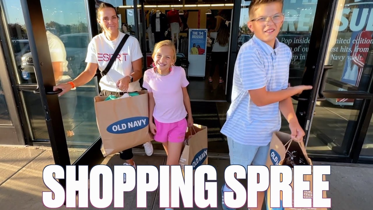 FRIDAY FAMILY FALL FASHION SHOW | SHOPPING FOR TEENS AND GIRLS CLOTHES FOR FALL | HUGE HALF OFF HAUL