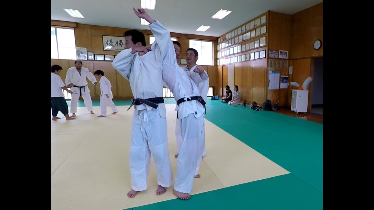 今日の稽古【短刀取りと胸取りからの捕縛術】８月２４日