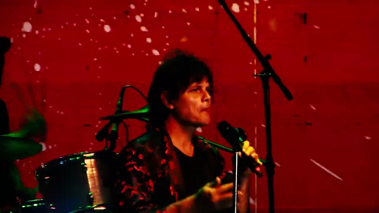 Heroicos Sobrevivientes - Vive el Rock'N Roll I En Vivo en el Malvinas Argentinas, 19/3/22