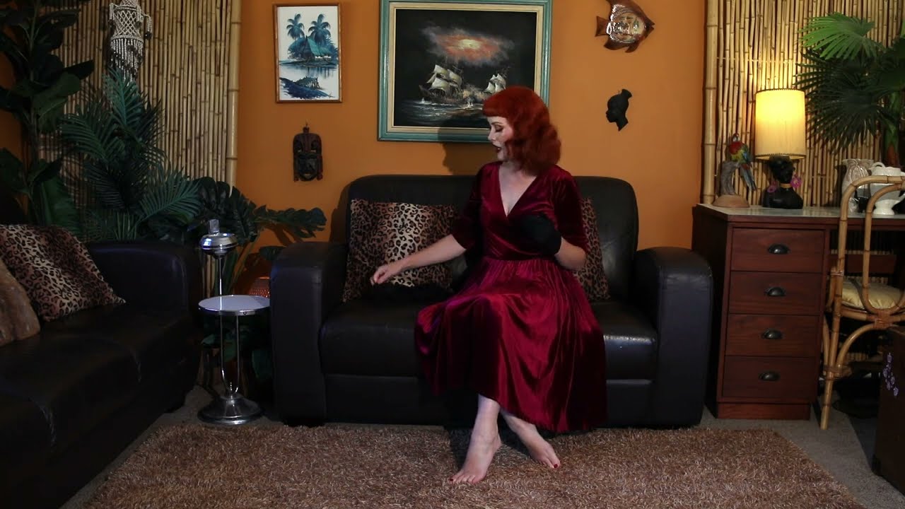 Miss Corsair Debonair - Trying On Fully Fashioned Stockings for Nylon School Episode 3
