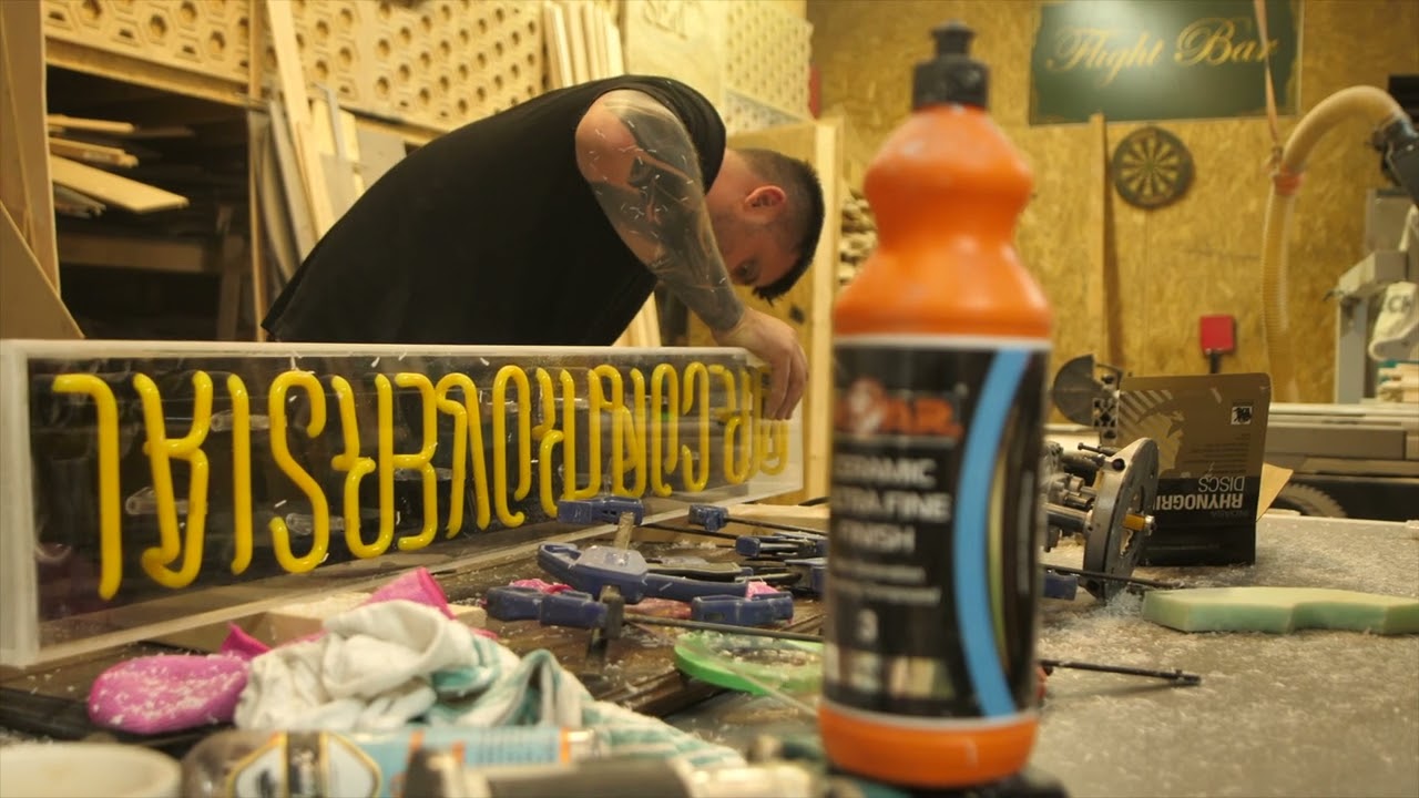 Luxous makes a neon sign box for a world famous British artist .