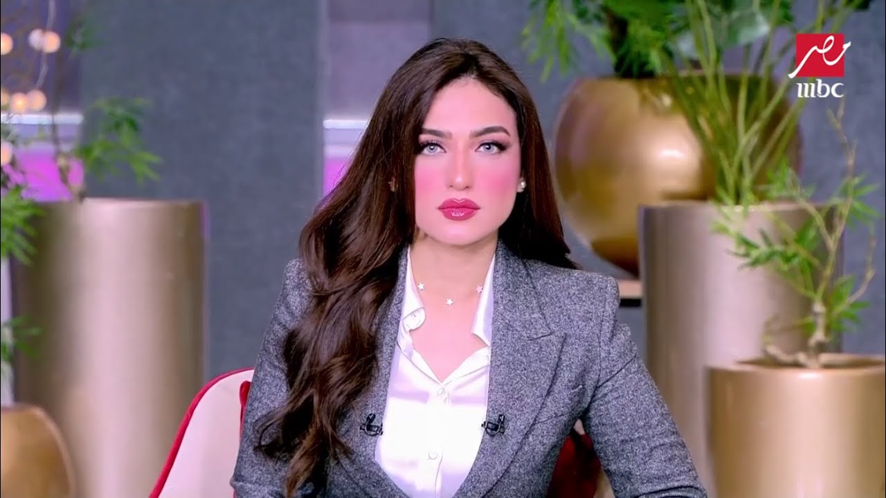 ياسمين عز: في رمضان مابنعملش شربات للكنافة الشربات قاعد جنبك.. يعمل تاتش خفيف بإيده على وش الصينية