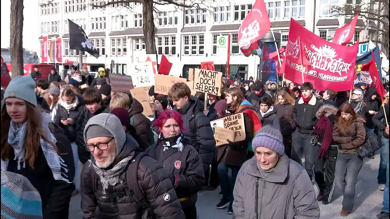 SCHULSTREIK GEGEN WEHRPFLICHT - Demonstration - Hauptbahnhof -  Hamburg 20.02.2026 (TEIL 6)
