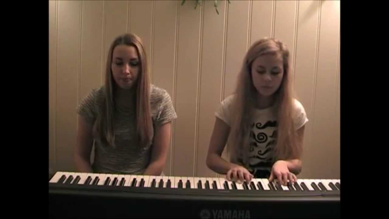 Under Månen- Den Unge Fleksnes (Cover by Frida and Tora)