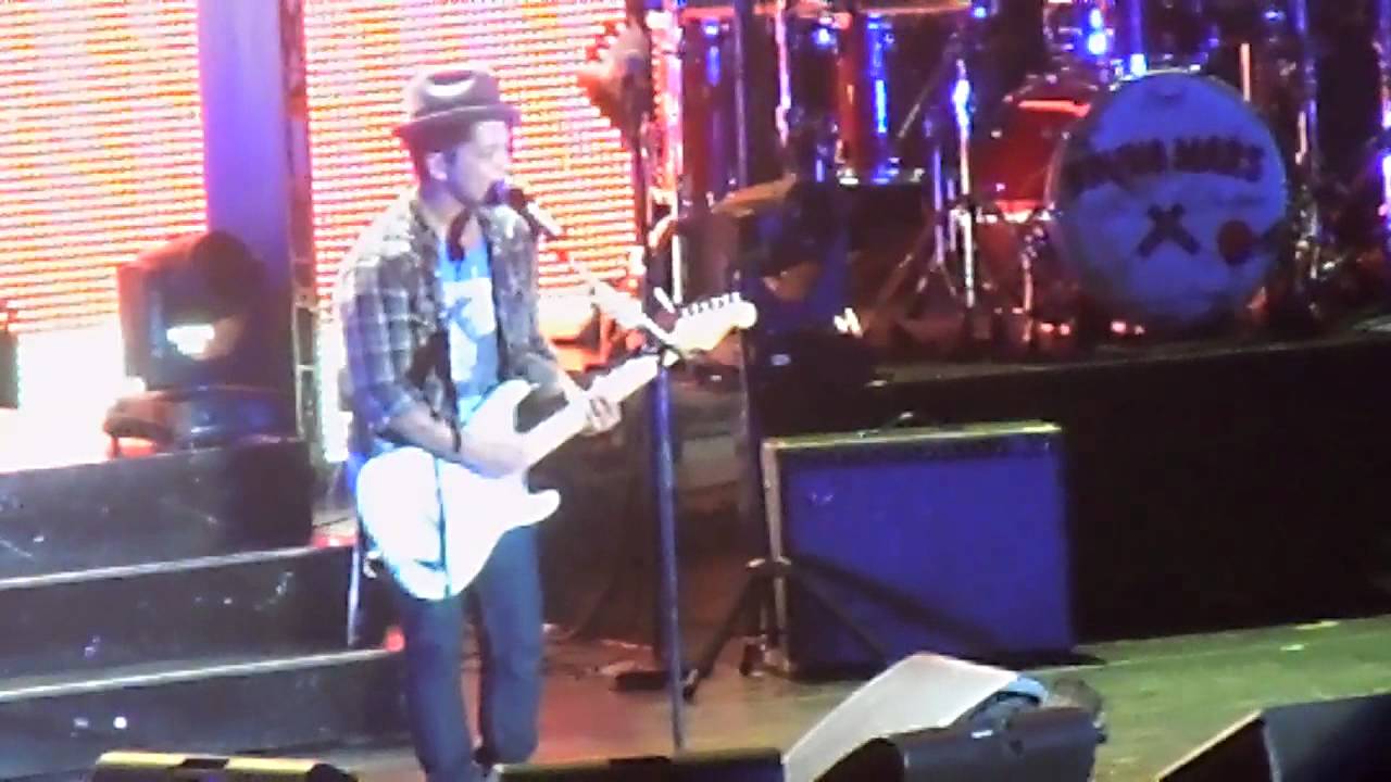 Lazy song- Marry you Bruno Mars Milano