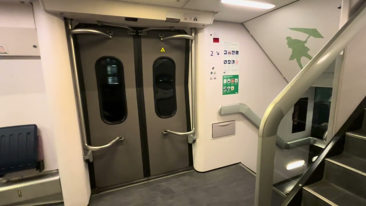 Groene VIRM 9556 - Passagier - Vertrek Utrecht richting Ede - 20240126